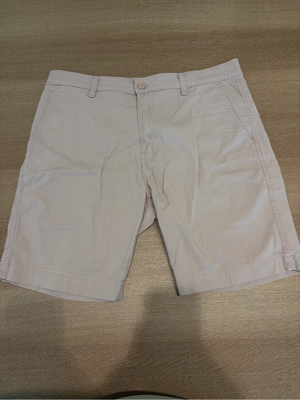 Levi's Men's Pale Pink Chino Shorts